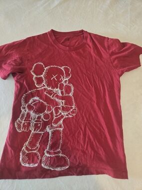 Rare 2016 Kaws X UNIQLO Red Graphic Tee with White Sketch Print Size Small